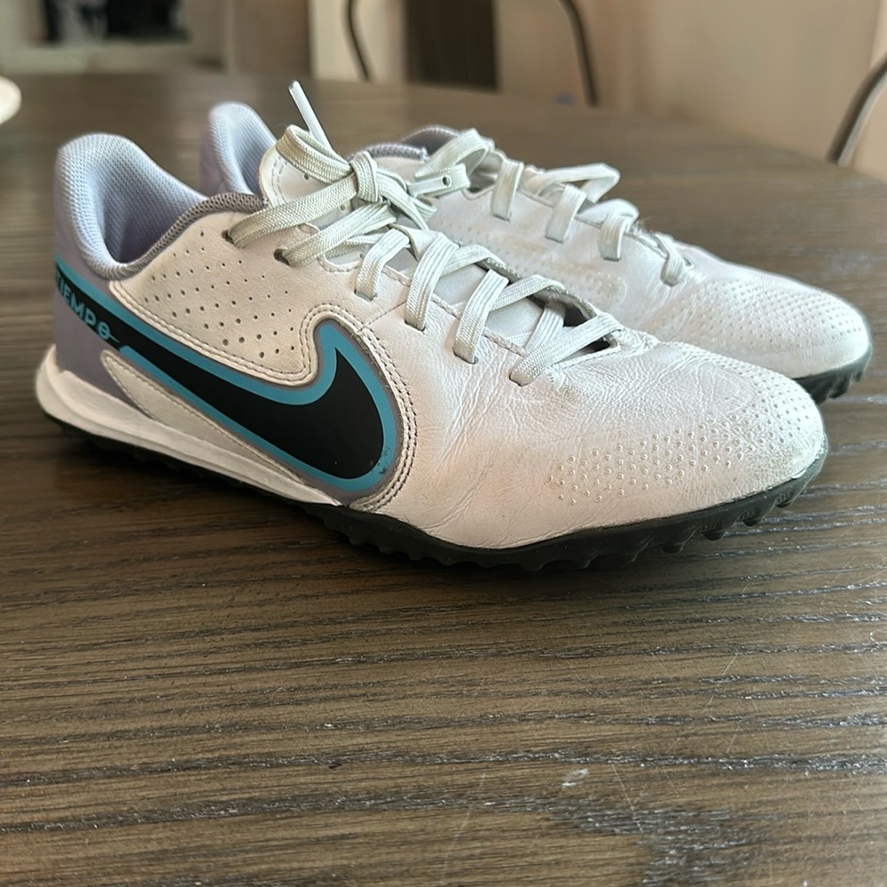 NIKE TIEMPO LEGEND 9 ACADEMY YOUTH TURF SHOES size 3.5